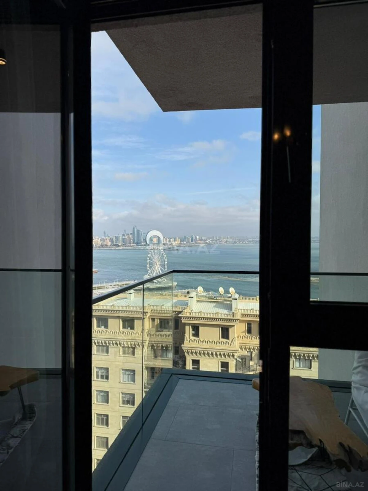 Satılır 5 otaqlı mənzil 231 m²
