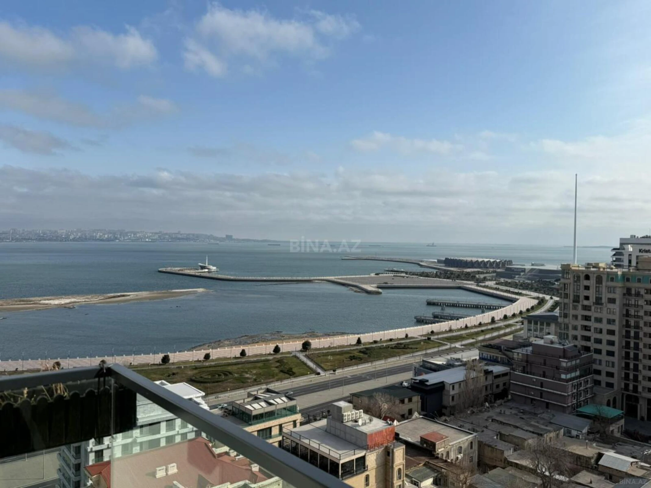 Satılır 5 otaqlı mənzil 231 m²