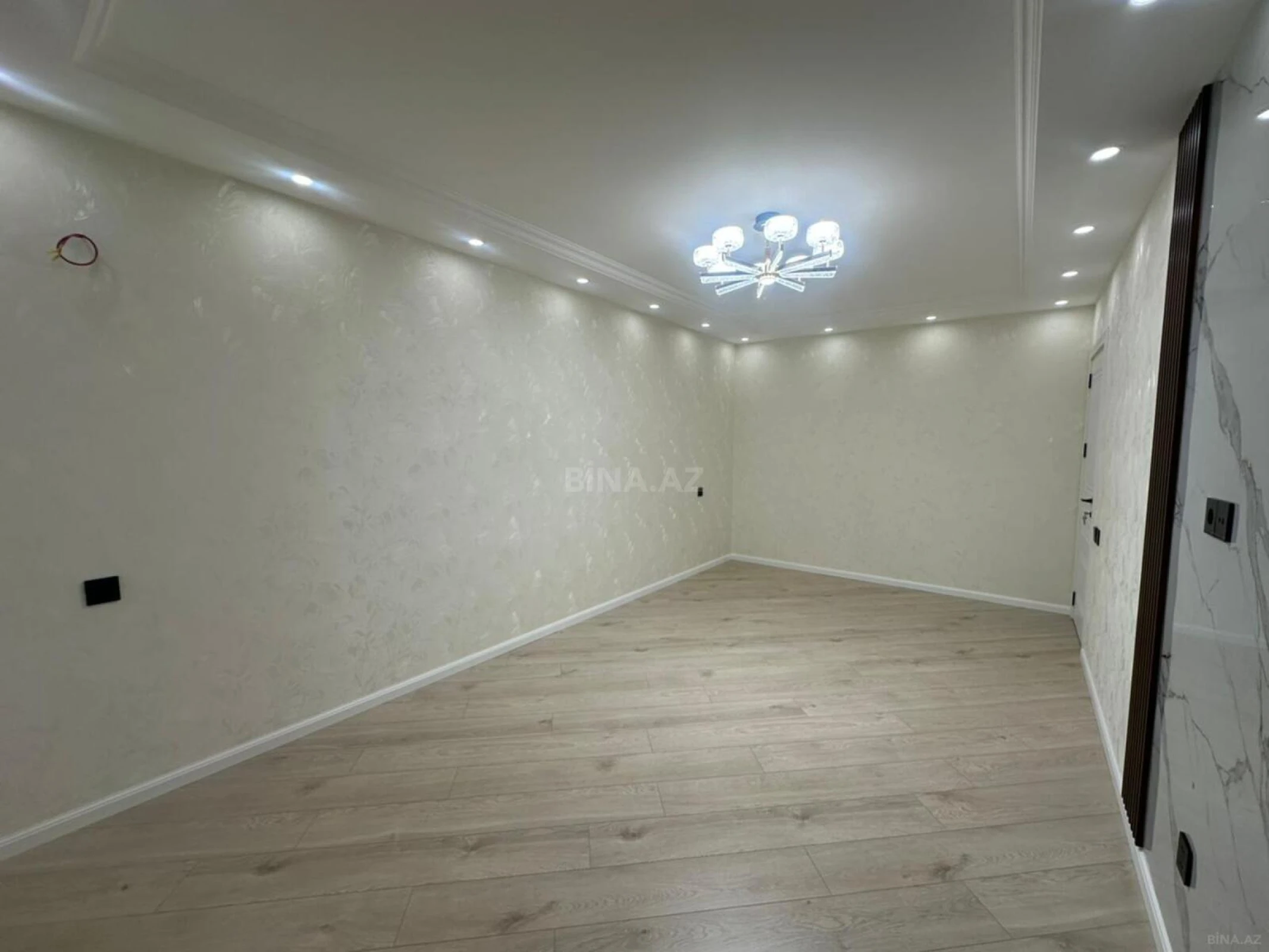 Satılır 2 otaqlı mənzil 60 m²