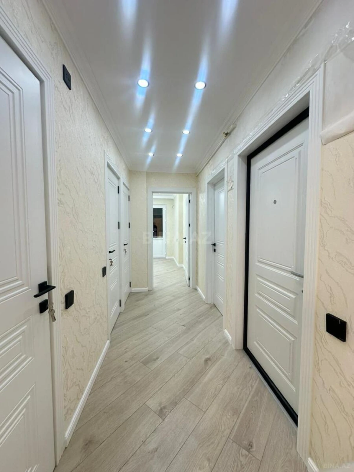 Satılır 2 otaqlı mənzil 60 m²