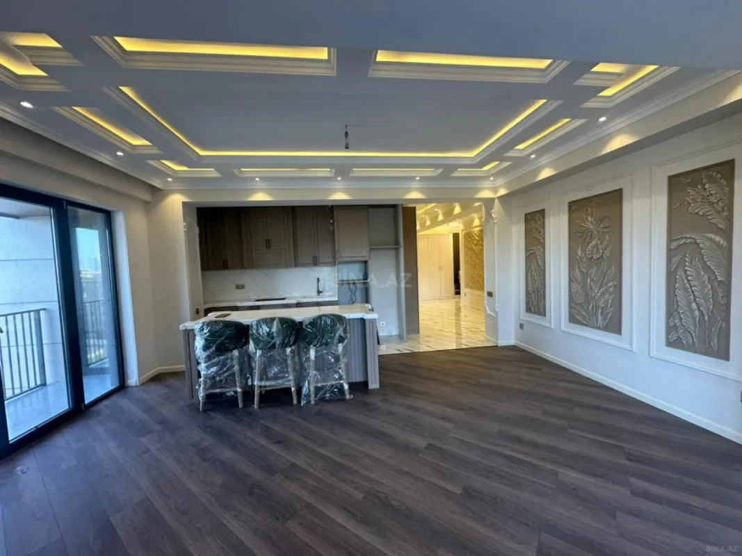 Satılır 4 otaqlı mənzil 127 m²