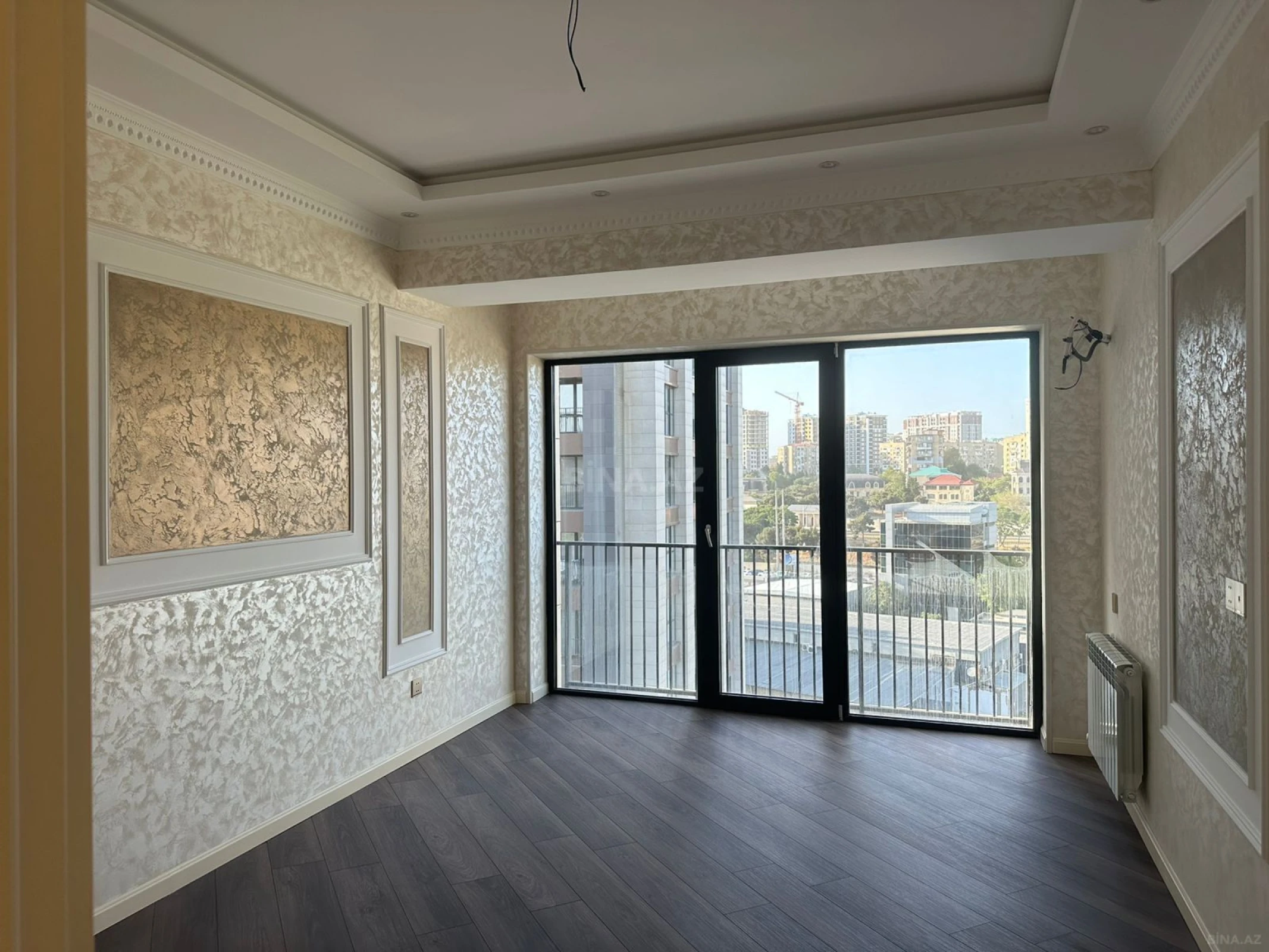 Satılır 4 otaqlı mənzil 127 m²