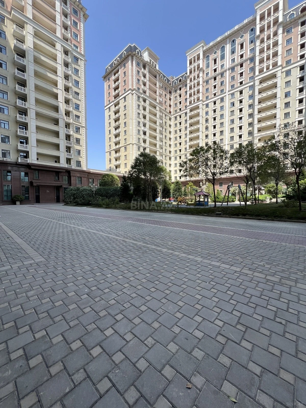 Satılır 2 otaqlı mənzil 68 m²