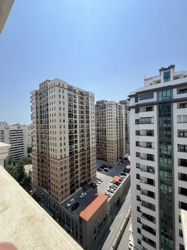 Satılır 2 otaqlı mənzil 68 m²