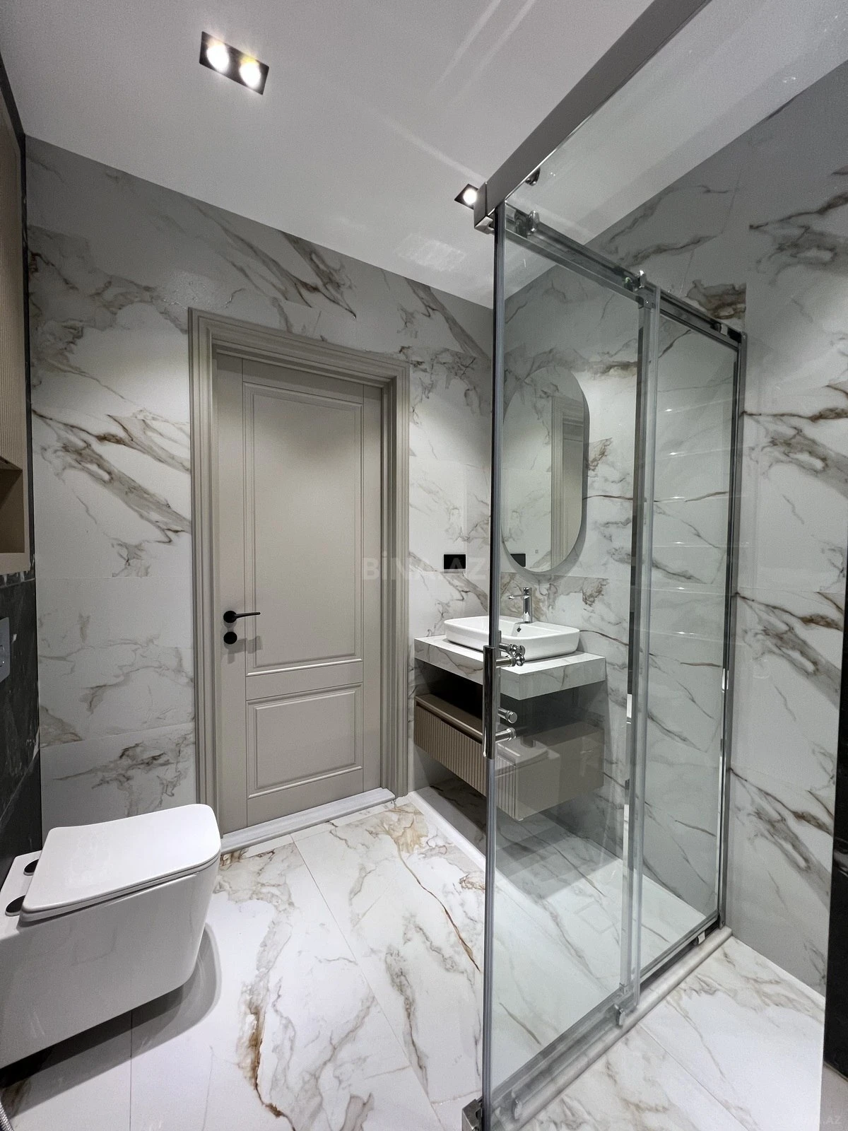 Satılır 2 otaqlı mənzil 68 m²