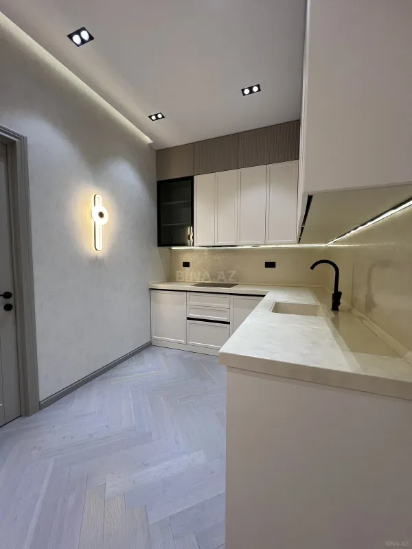 Satılır 2 otaqlı mənzil 68 m²