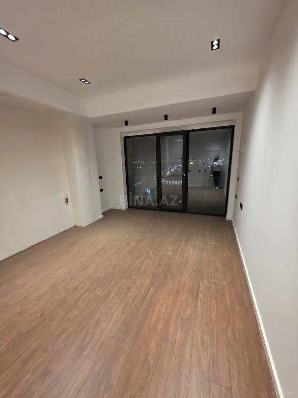 Satılır 3 otaqlı mənzil 127 m²