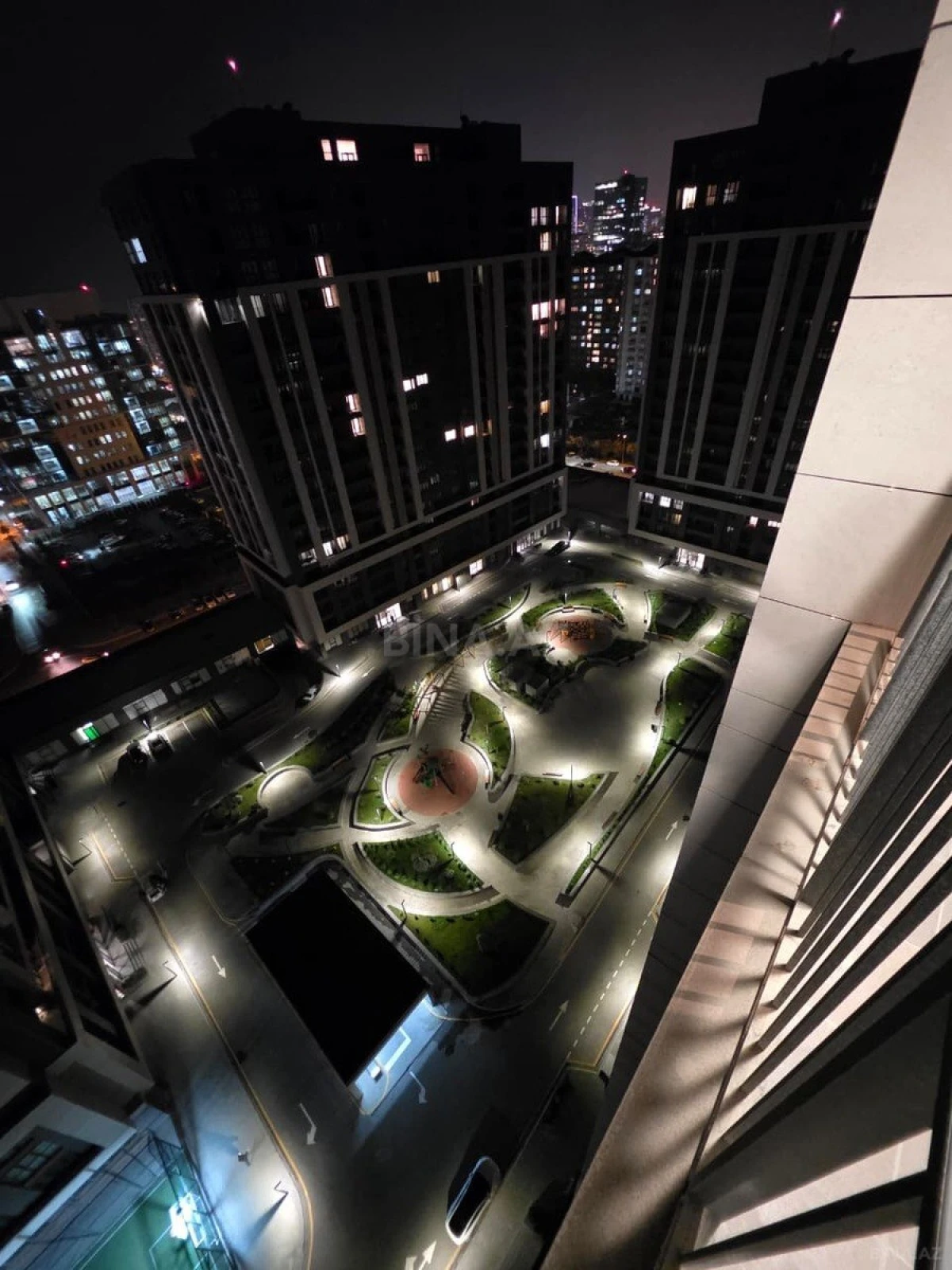 Satılır 3 otaqlı mənzil 127 m²