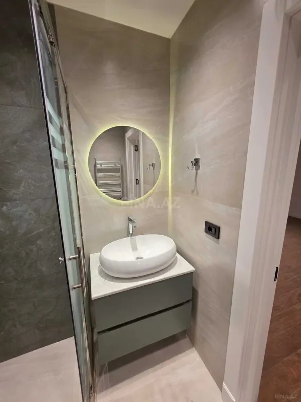 Satılır 3 otaqlı mənzil 127 m²