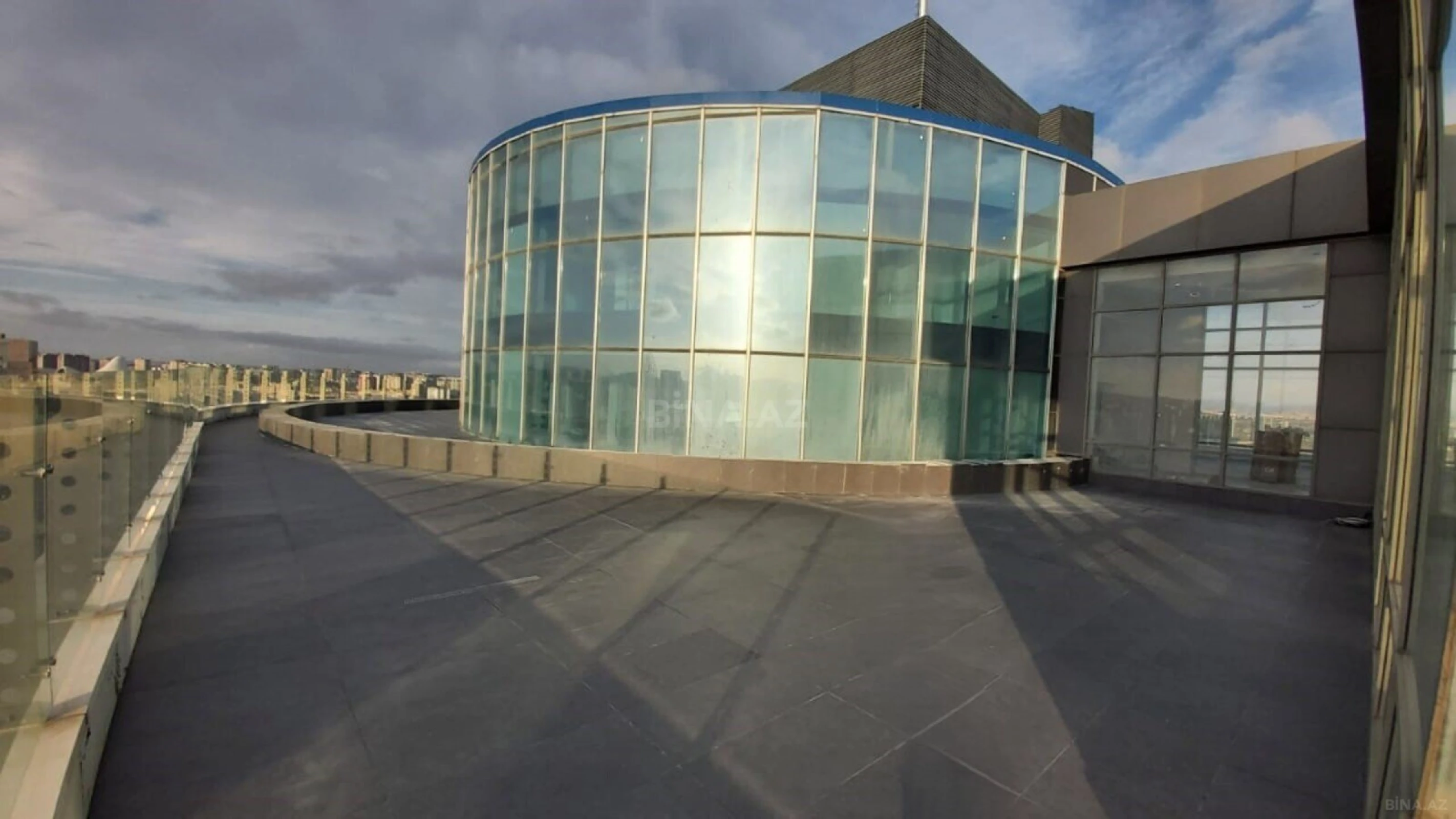 Satılır obyekt 1593 m²