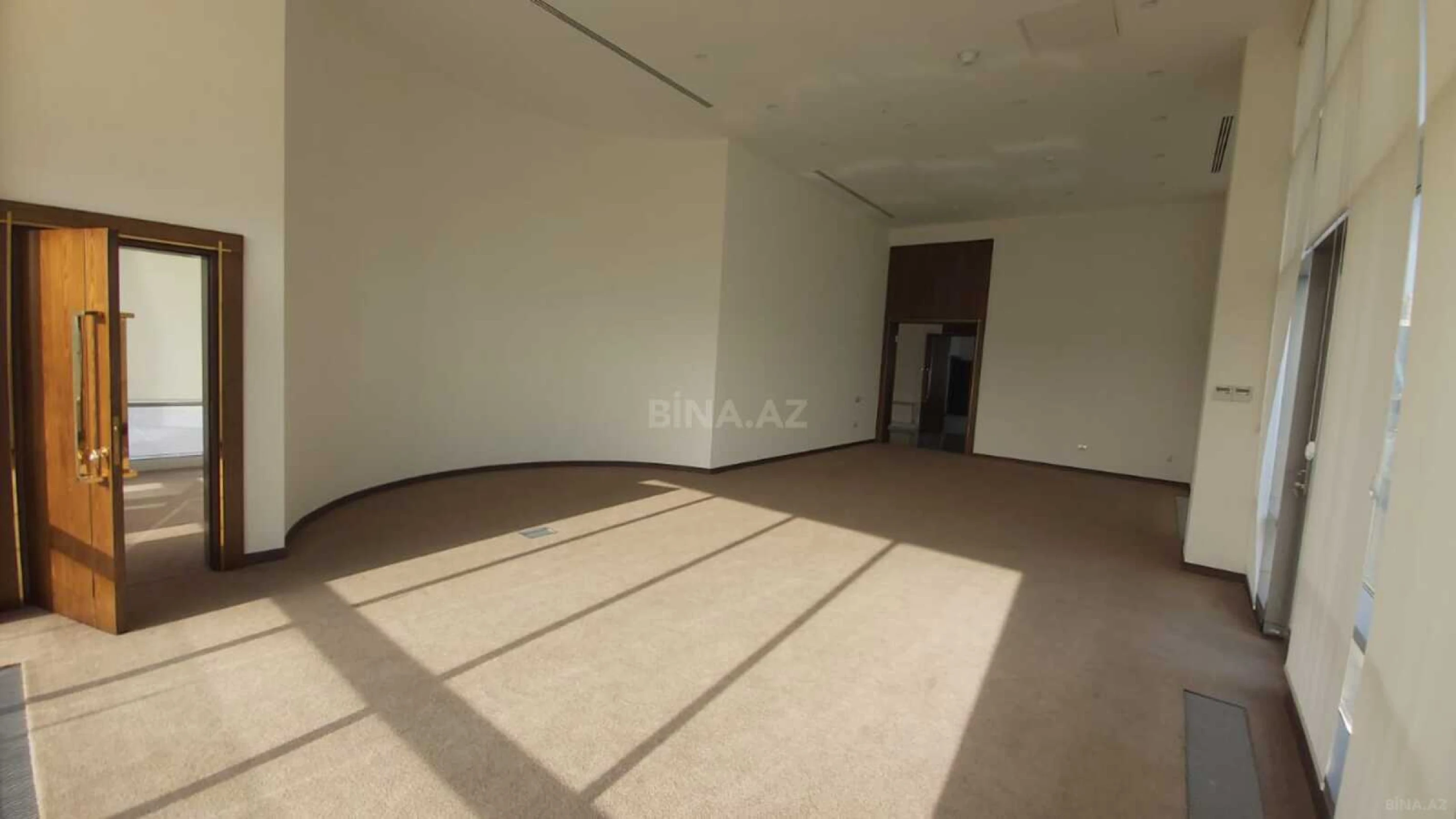 Satılır obyekt 1593 m²