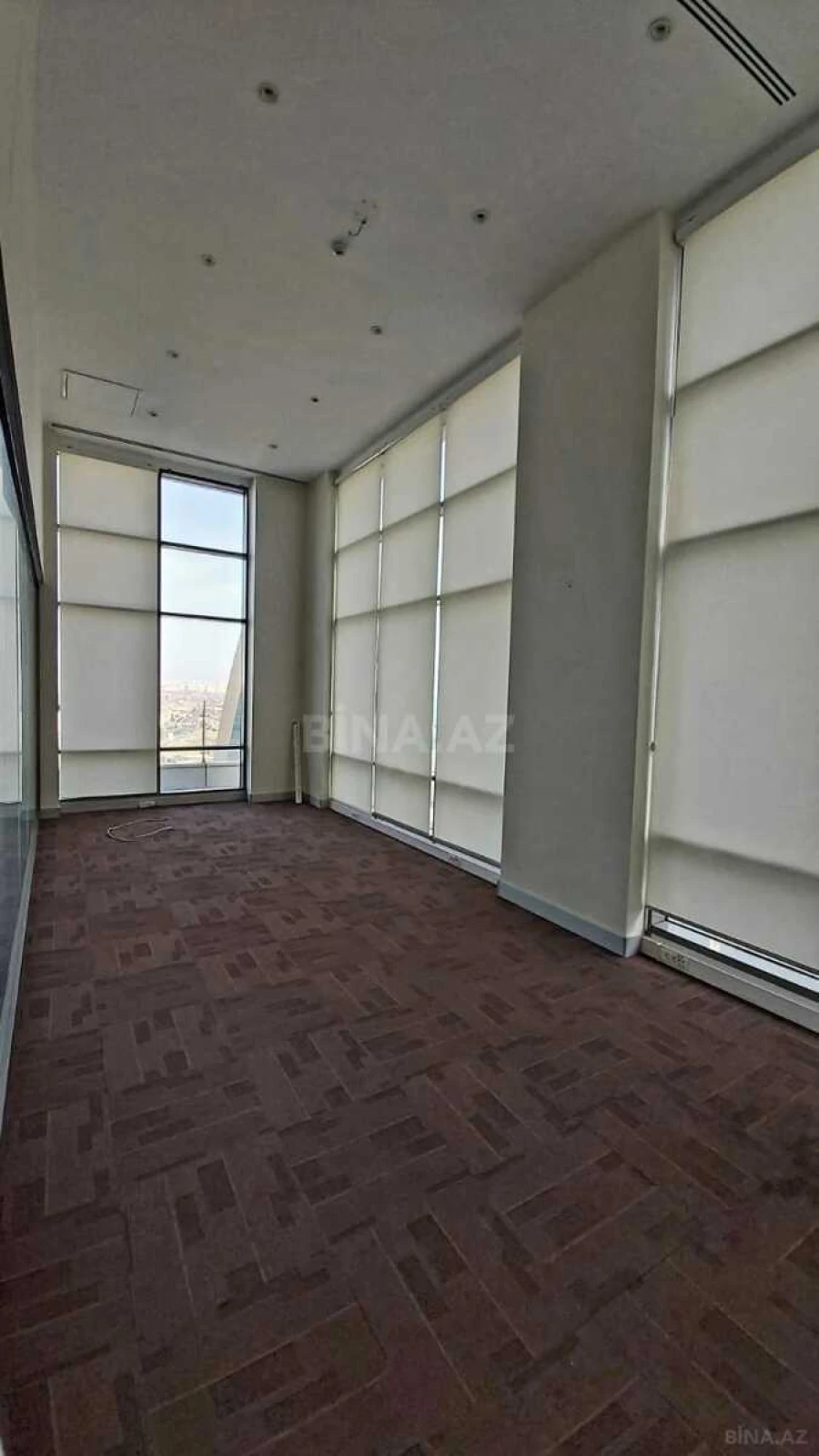 Satılır obyekt 1593 m²