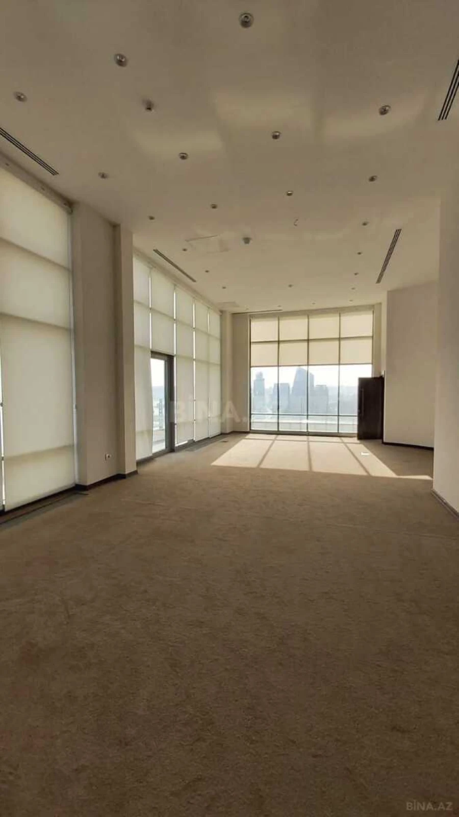 Satılır obyekt 1593 m²