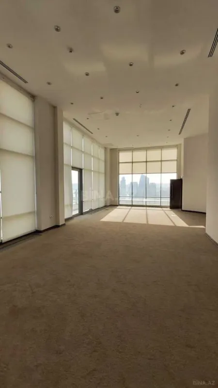 Satılır obyekt 1593 m²