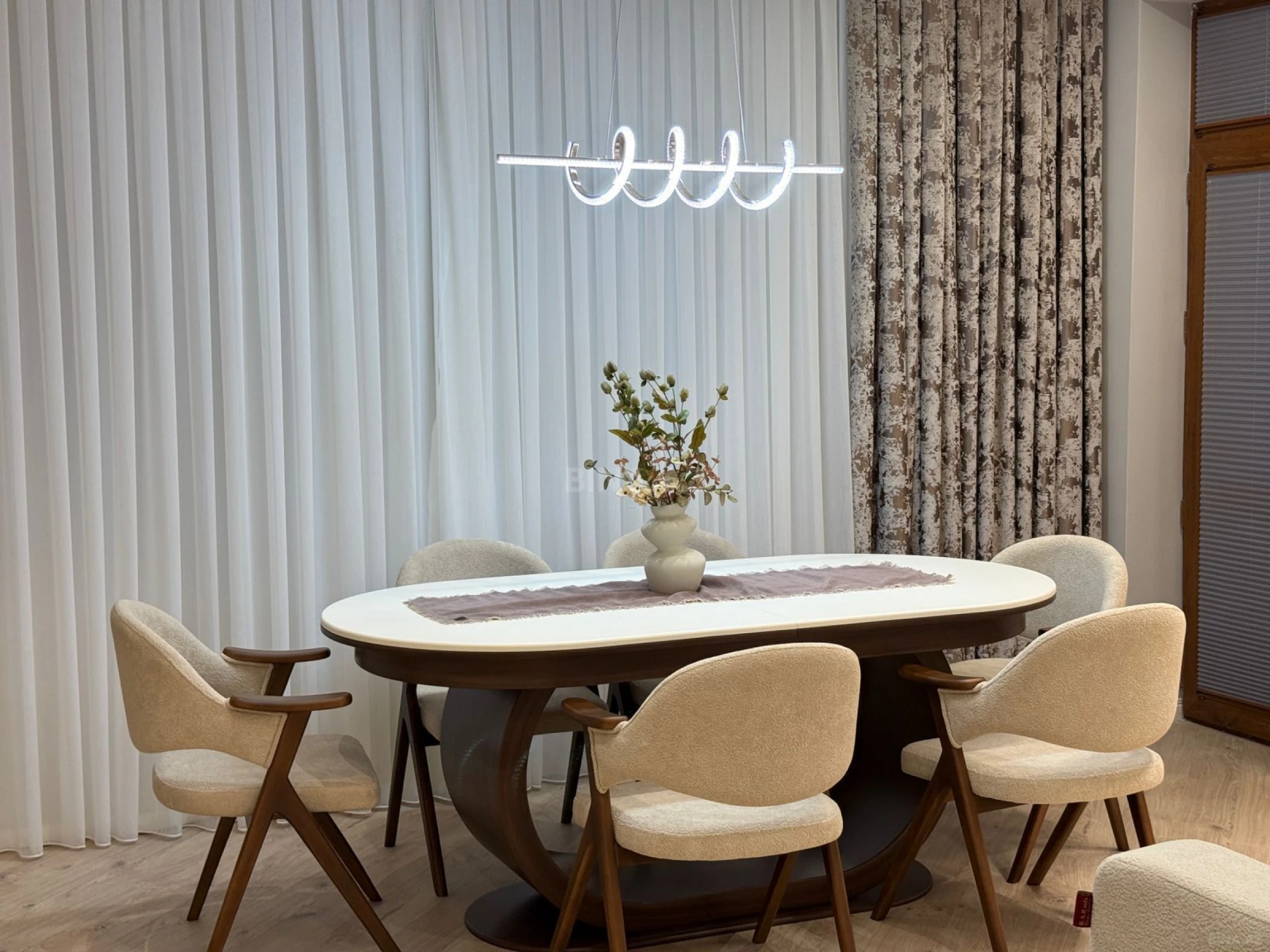 Kirayə verilir 3 otaqlı mənzil 110 m²