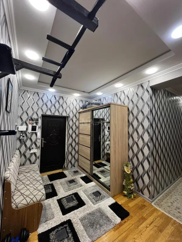 Satılır 3 otaqlı mənzil 102 m²