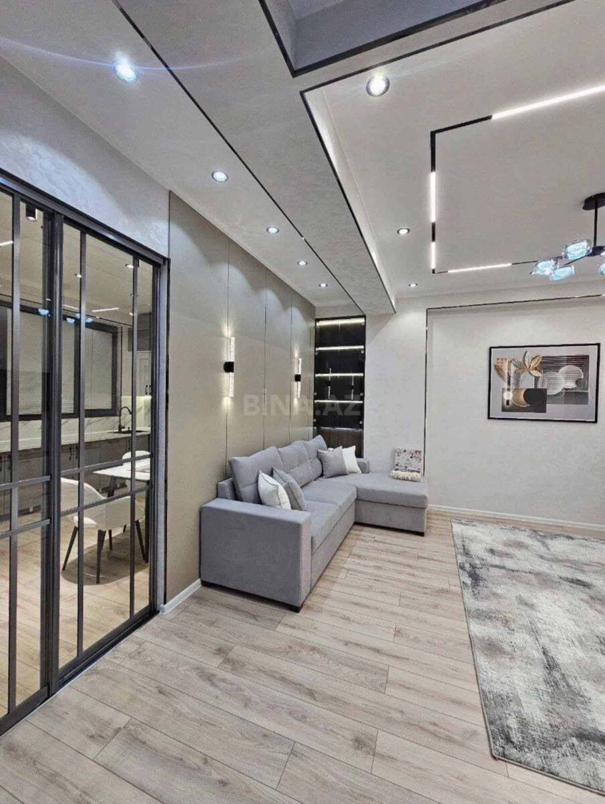 Kirayə verilir 2 otaqlı mənzil 90 m²