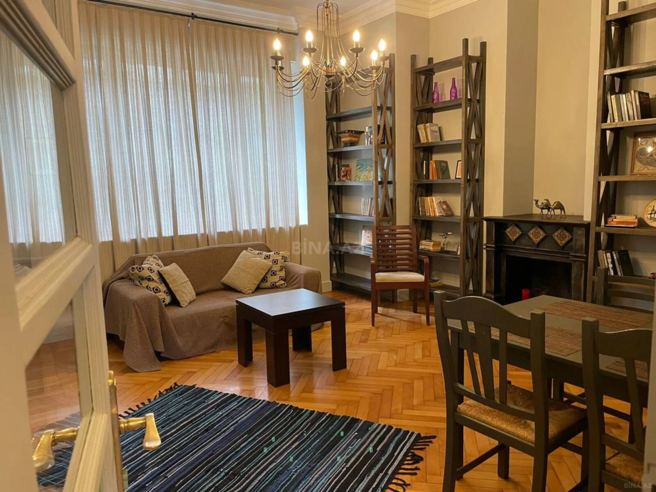 Satılır 4 otaqlı mənzil 104 m²