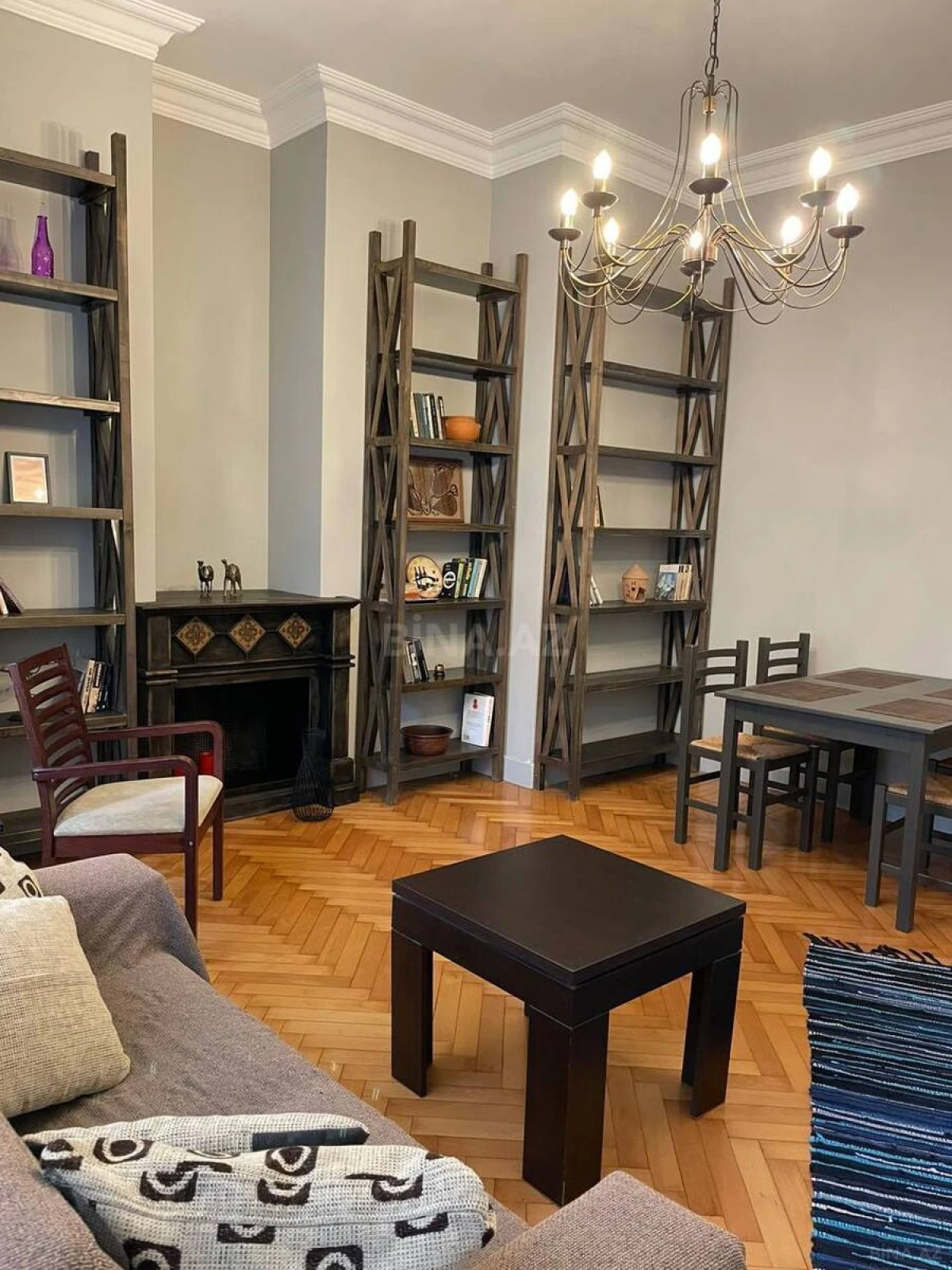 Satılır 4 otaqlı mənzil 104 m²