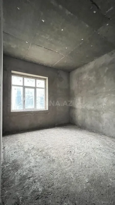 Satılır 4 otaqlı mənzil 241 m²