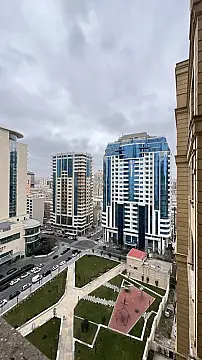 Satılır 4 otaqlı mənzil 241 m²
