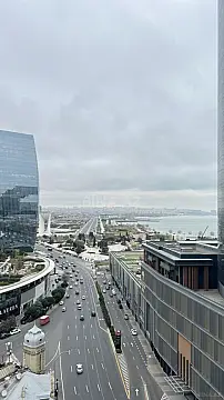 Satılır 4 otaqlı mənzil 241 m²