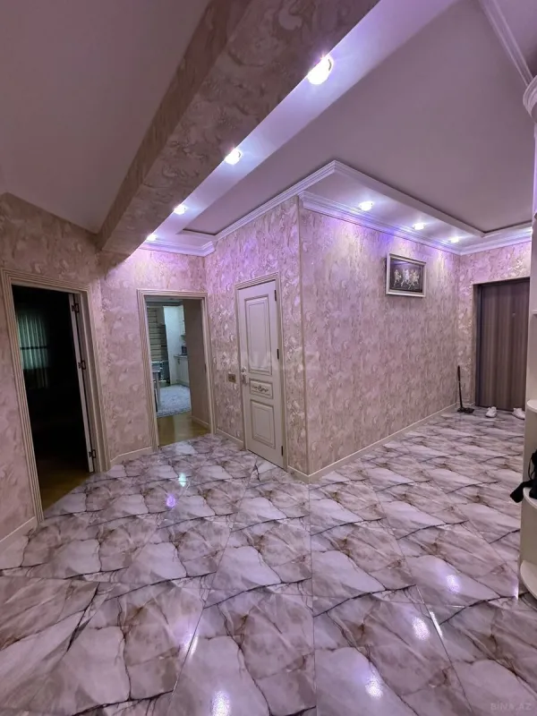 Satılır 2 otaqlı mənzil 100 m²