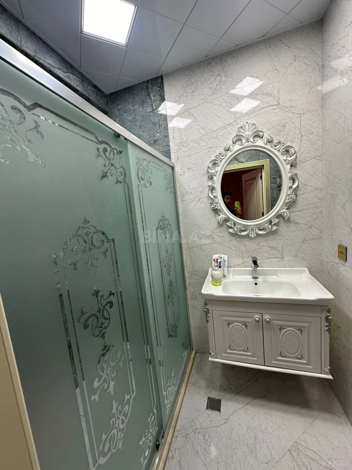 Satılır 2 otaqlı mənzil 100 m²