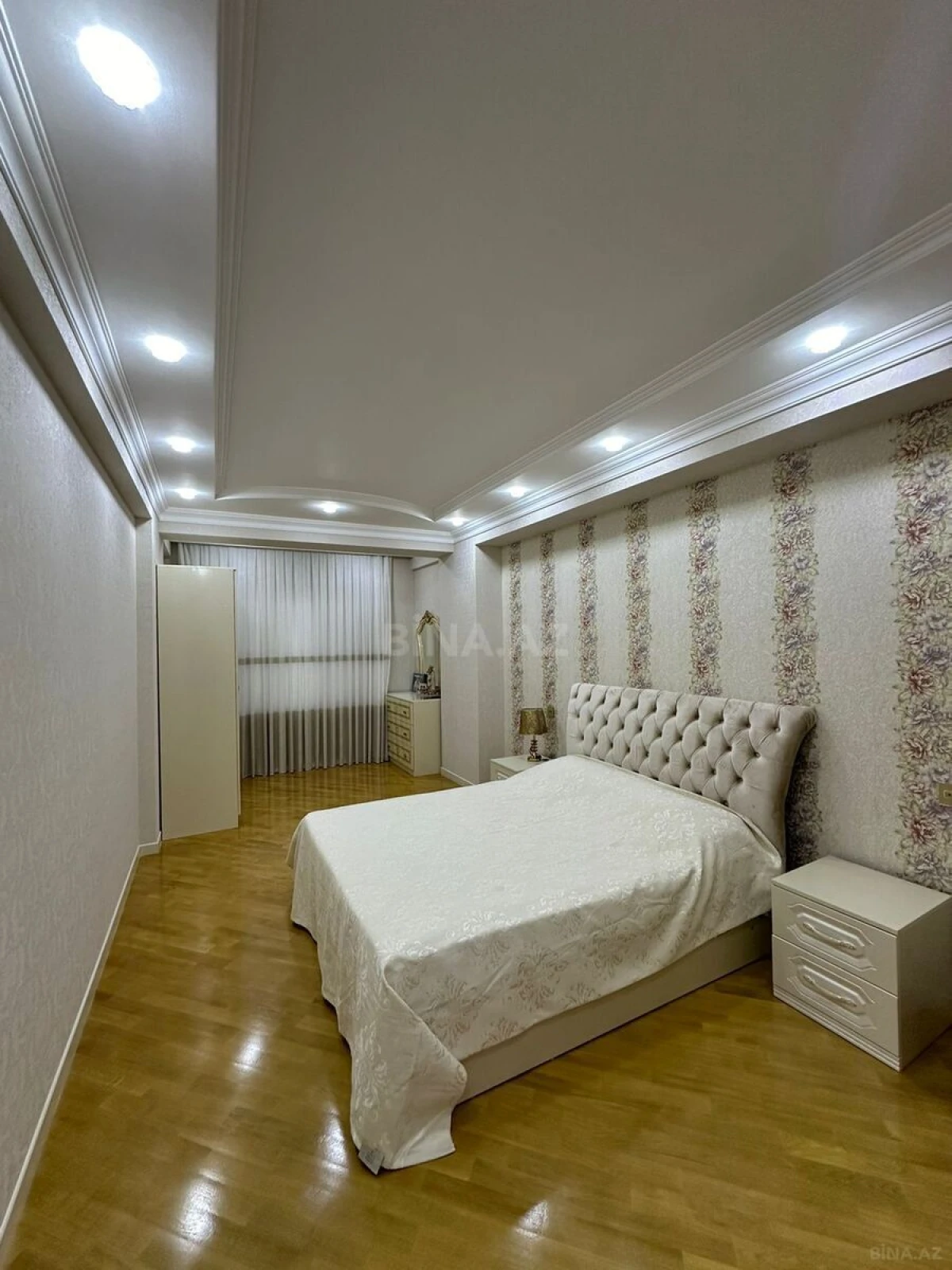 Satılır 2 otaqlı mənzil 100 m²