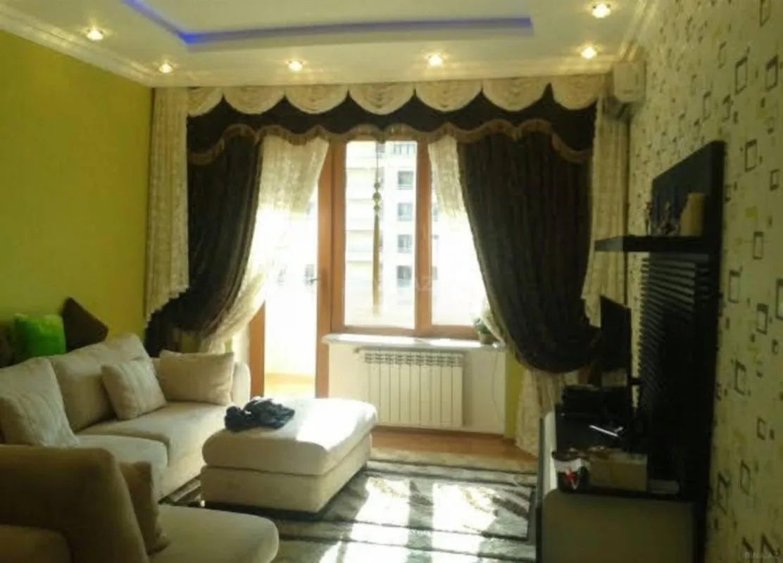 Satılır 2 otaqlı mənzil 60 m²
