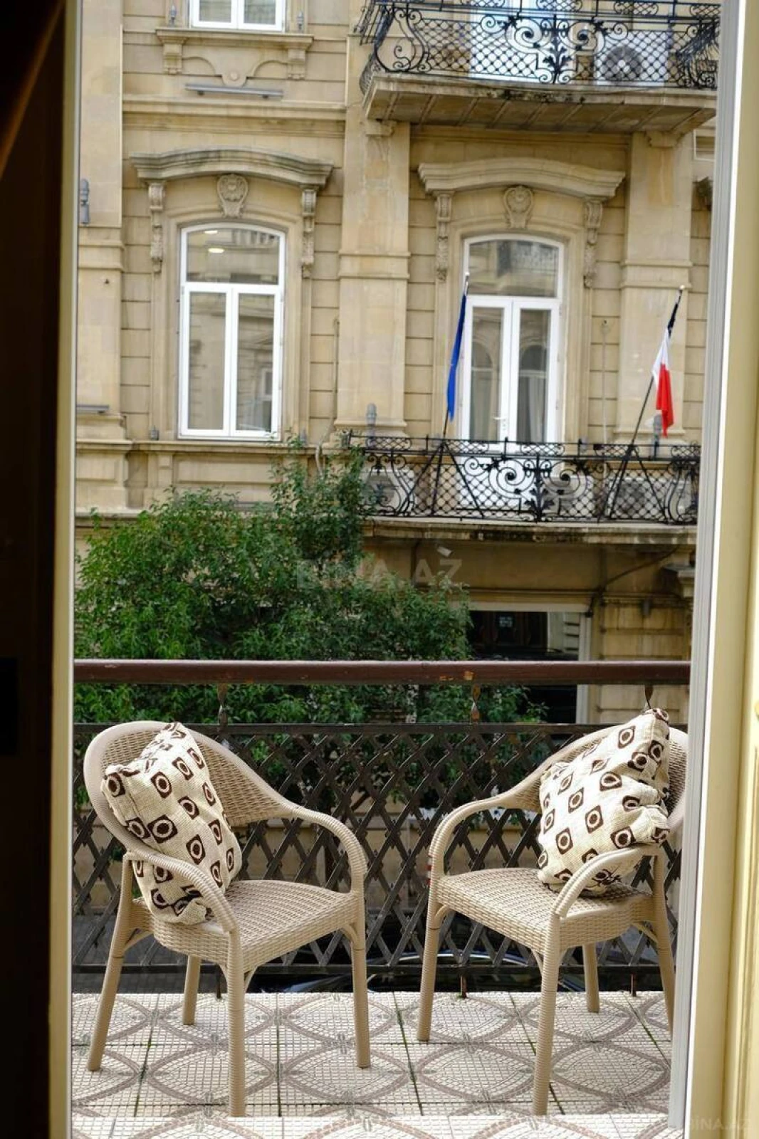 Satılır 6 otaqlı mənzil 250 m²