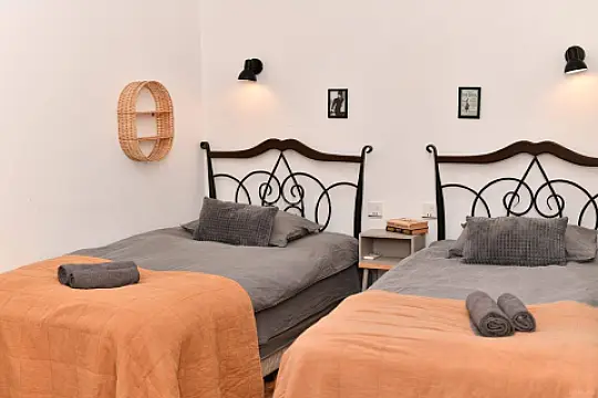 Satılır 6 otaqlı mənzil 250 m²