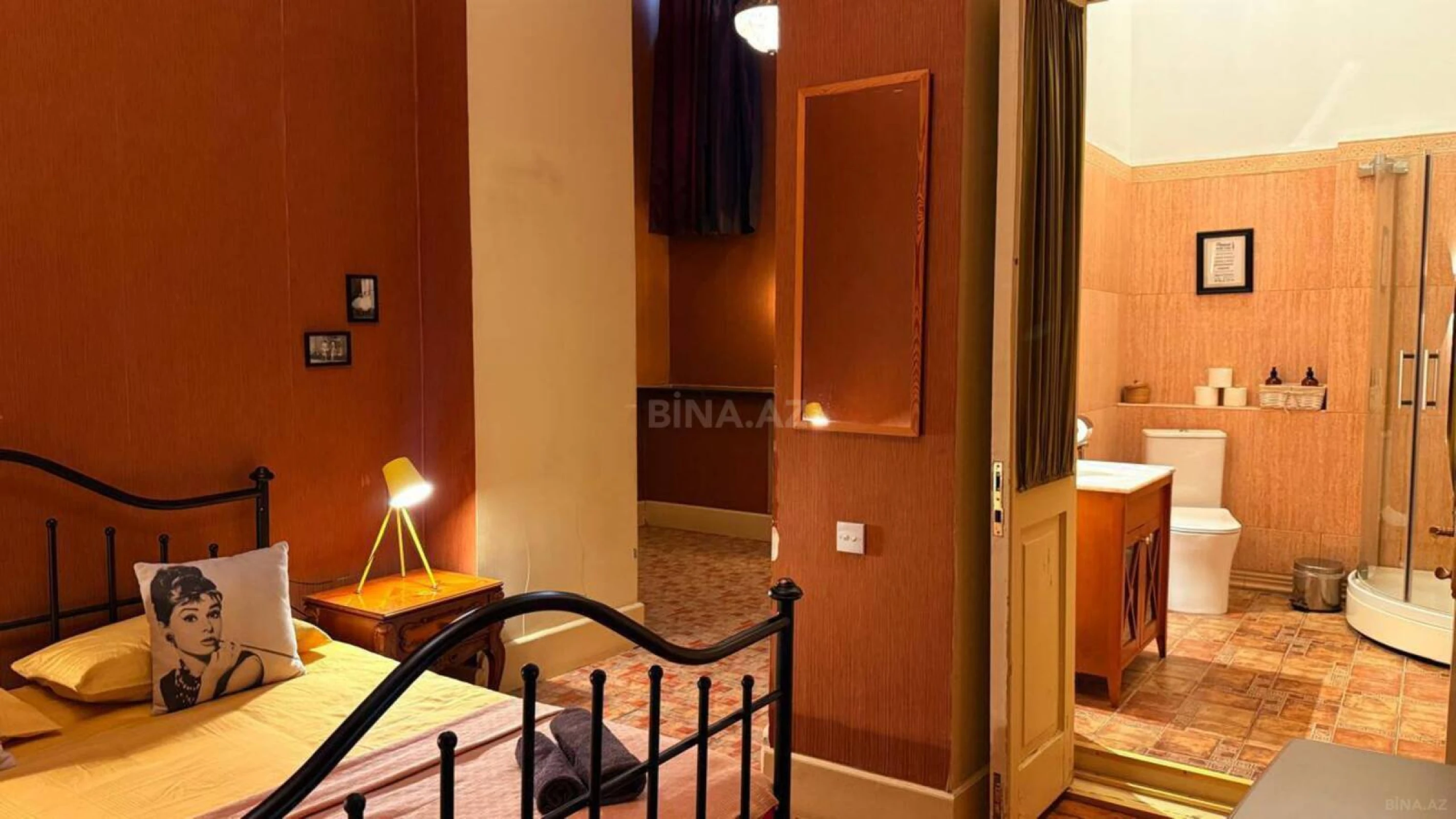 Satılır 6 otaqlı mənzil 250 m²