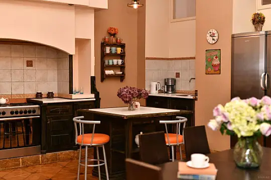 Satılır 6 otaqlı mənzil 250 m²