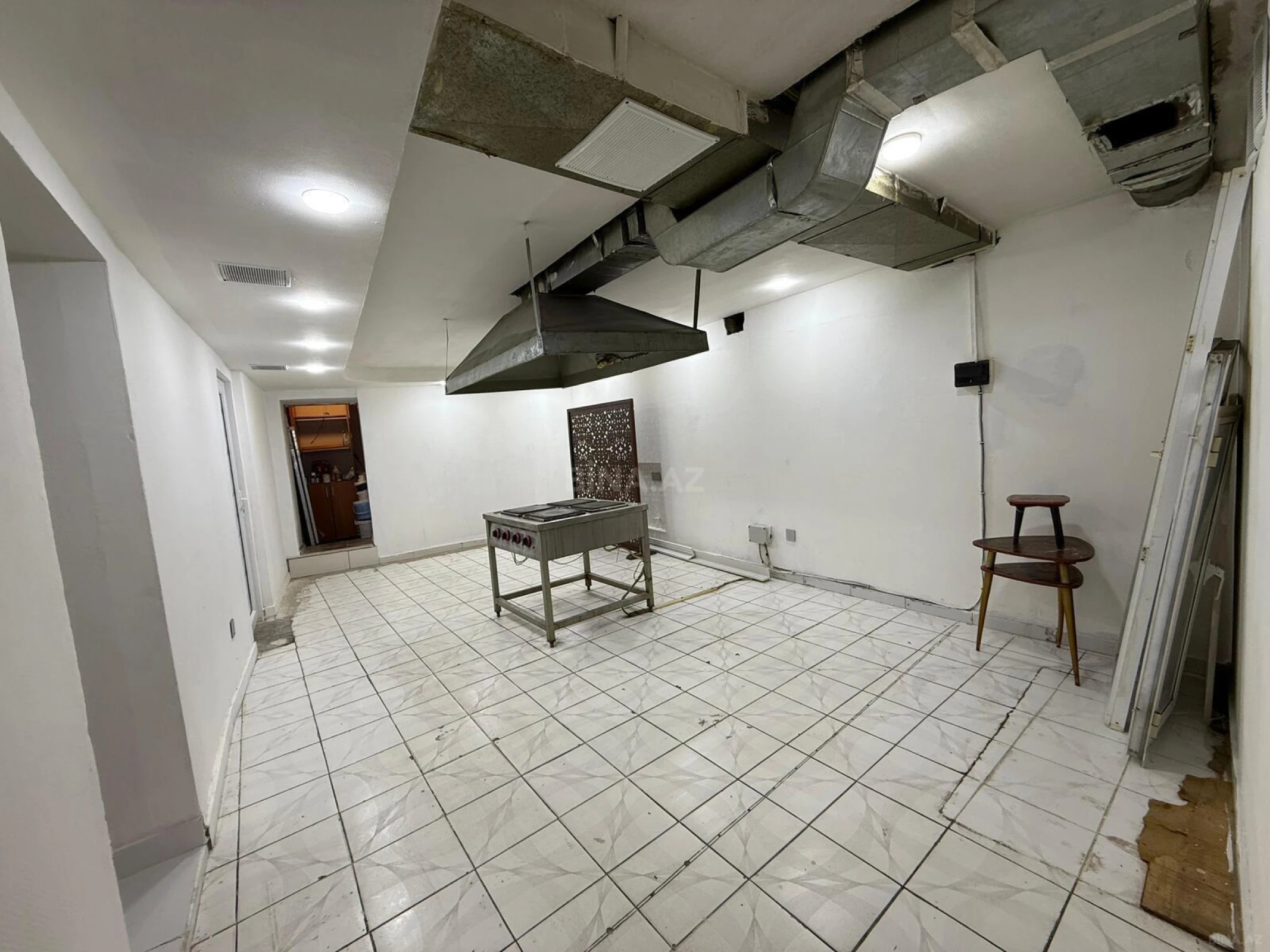 Kirayə verilir obyekt 200 m²