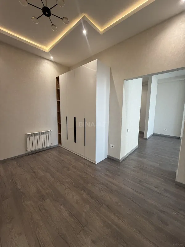 Satılır 3 otaqlı mənzil 102.7 m²
