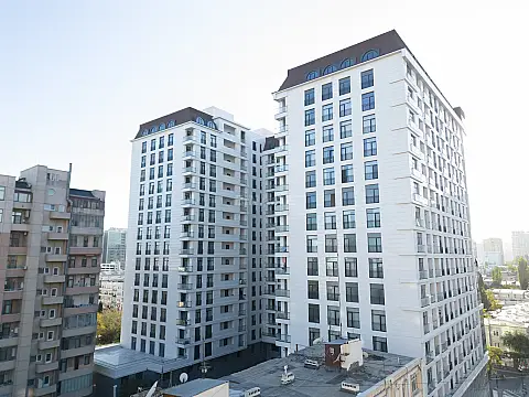 Satılır 3 otaqlı mənzil 102.7 m²