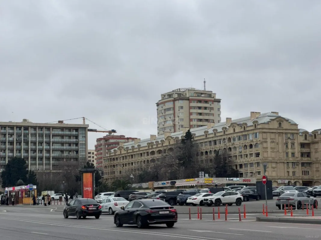 Kirayə verilir 2 otaqlı mənzil 61 m²