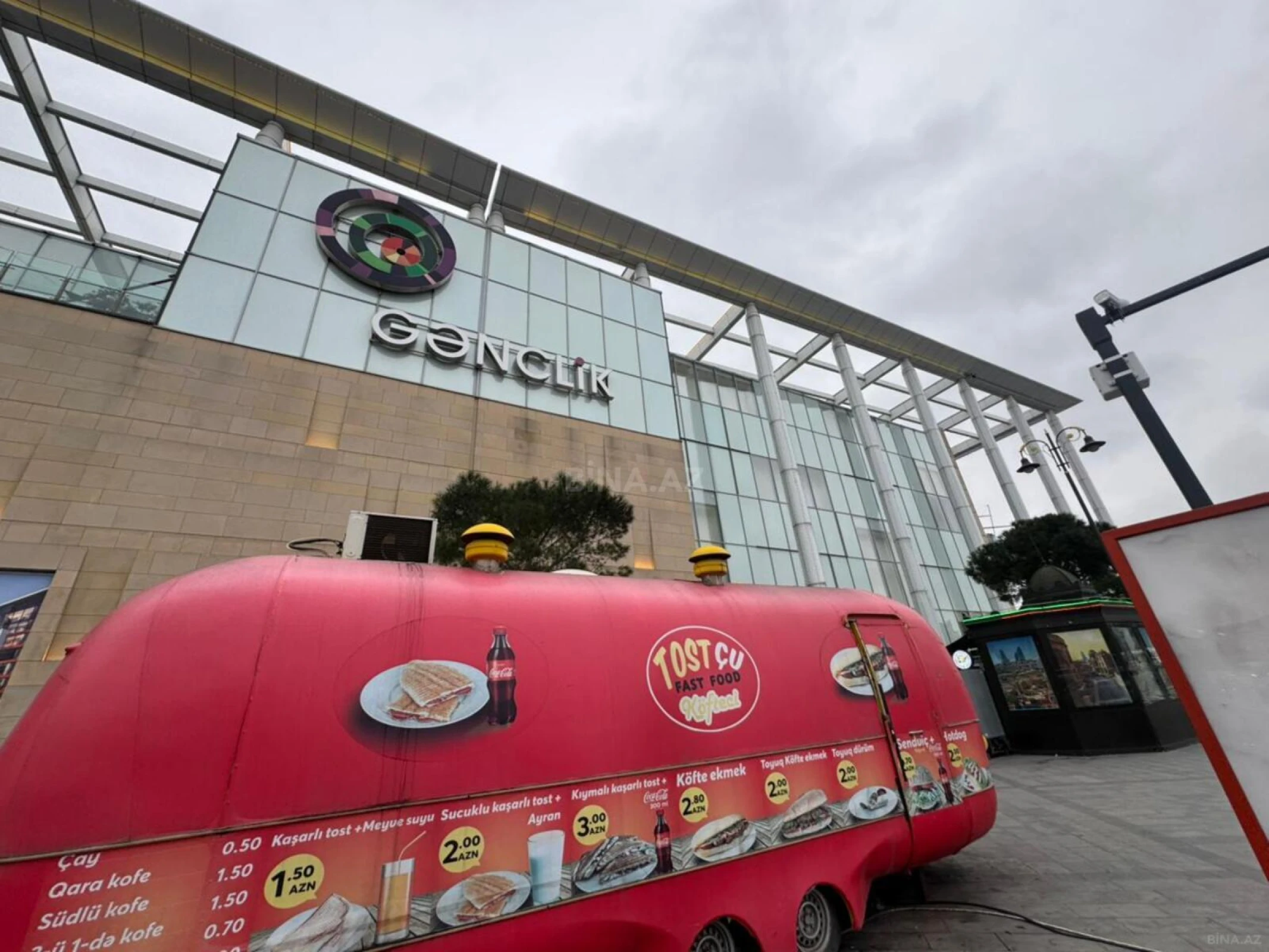 Kirayə verilir 2 otaqlı mənzil 61 m²