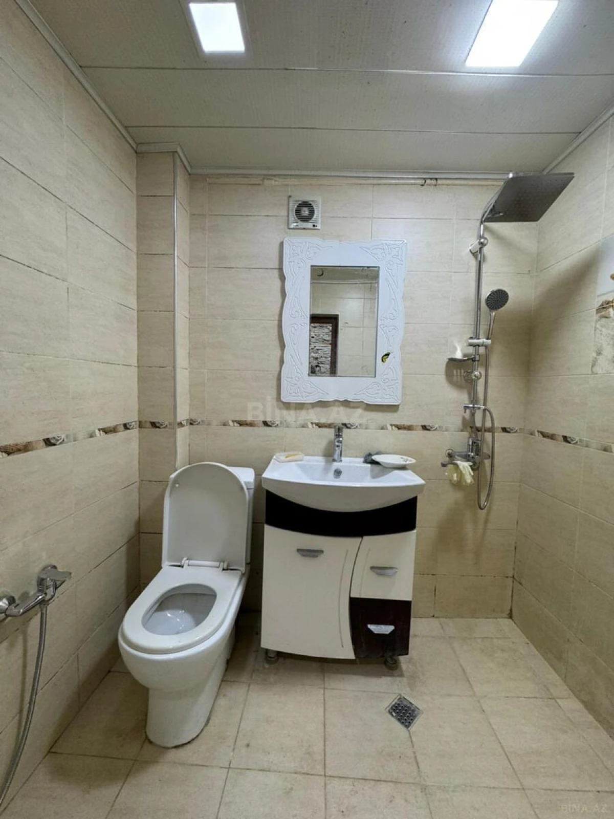 Kirayə verilir 2 otaqlı mənzil 61 m²