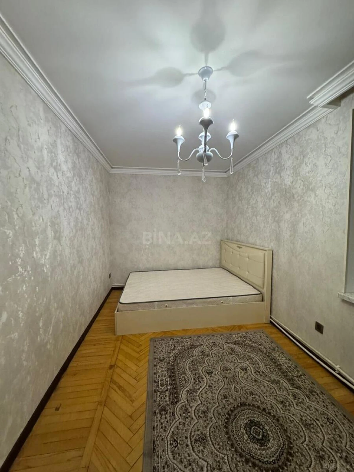 Kirayə verilir 2 otaqlı mənzil 61 m²