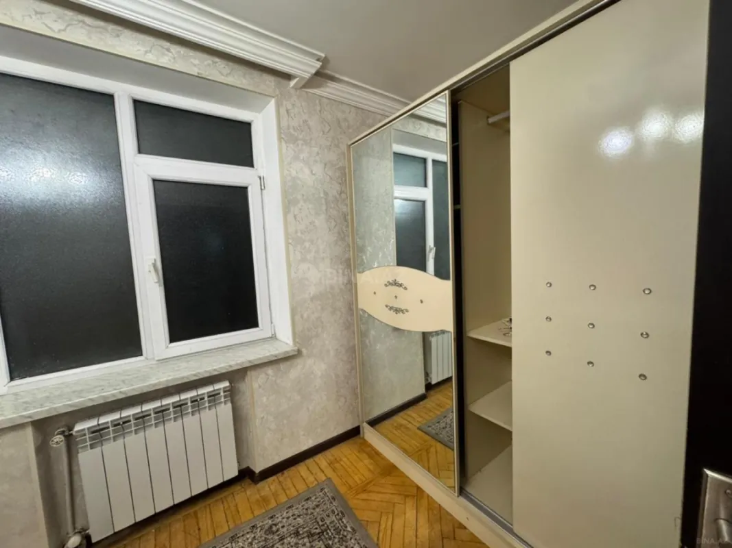 Kirayə verilir 2 otaqlı mənzil 61 m²