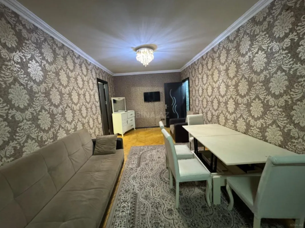 Kirayə verilir 2 otaqlı mənzil 61 m²