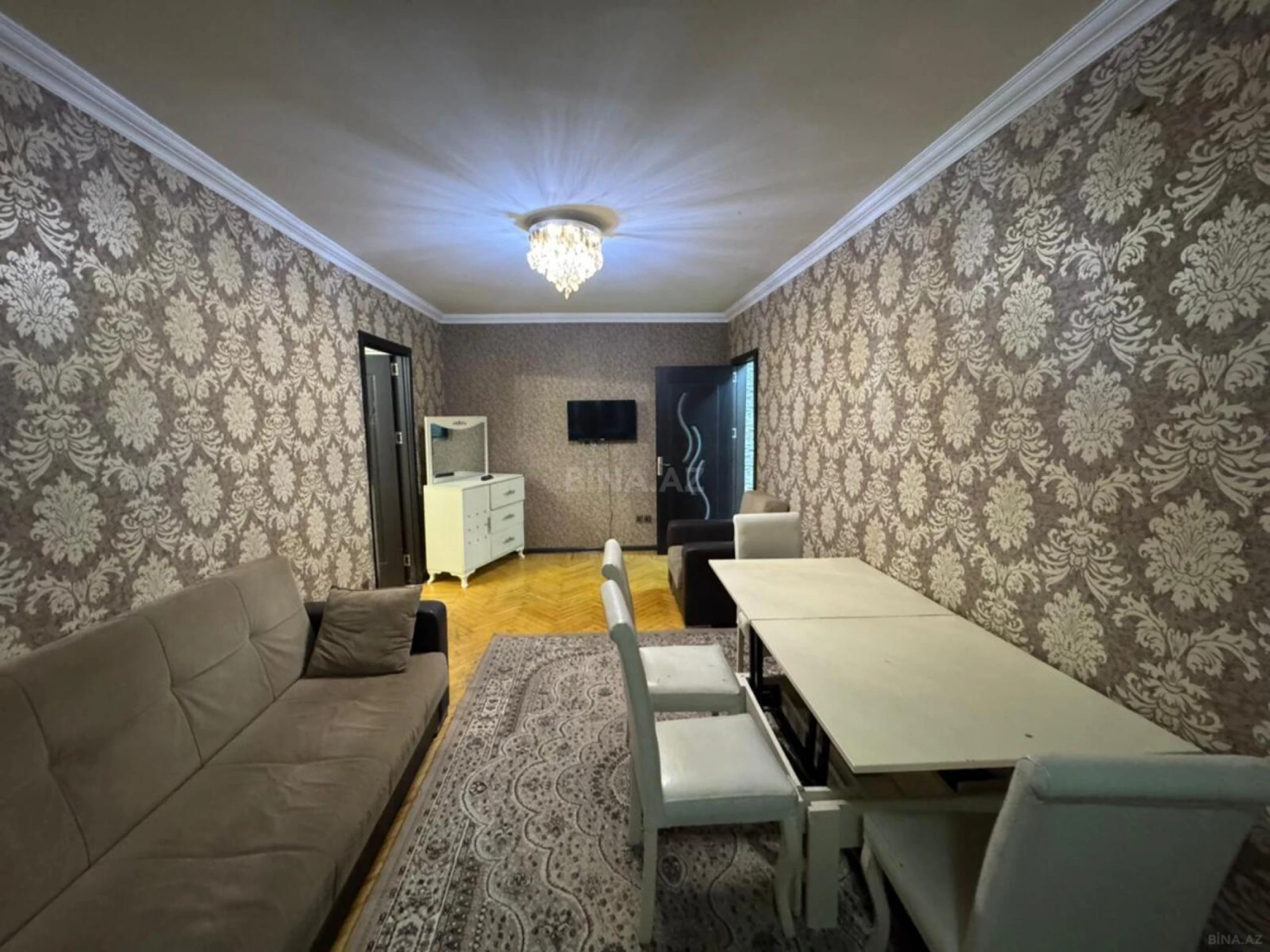Kirayə verilir 2 otaqlı mənzil 61 m²