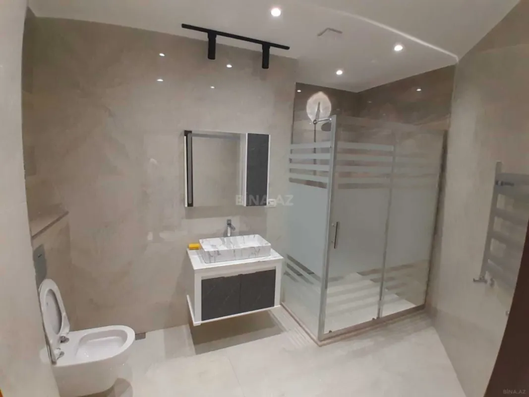 Kirayə verilir 4 otaqlı mənzil 220 m²