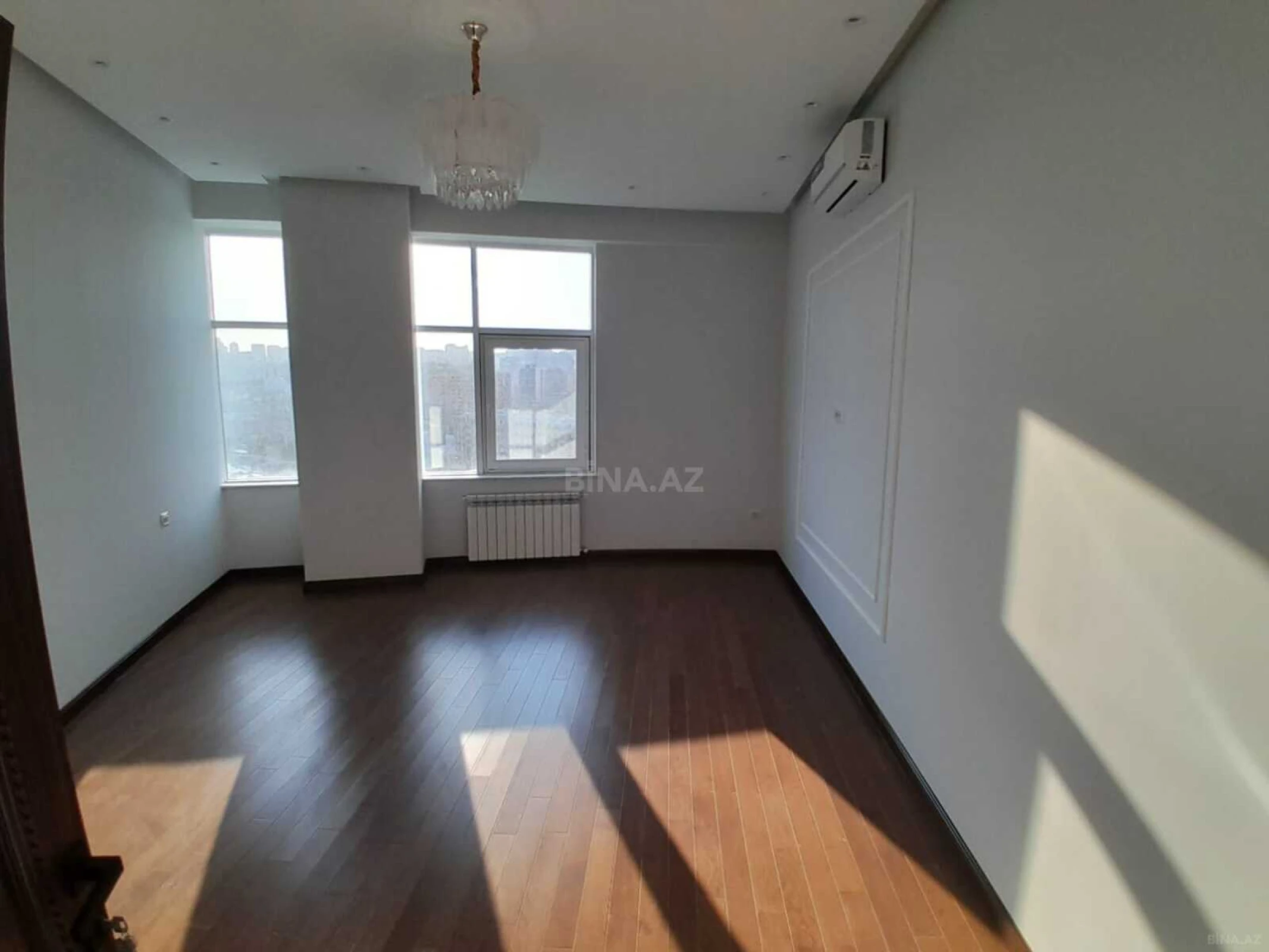 Kirayə verilir 4 otaqlı mənzil 220 m²