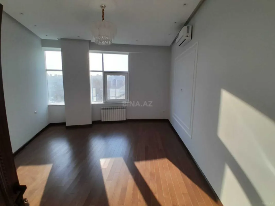 Kirayə verilir 4 otaqlı mənzil 220 m²