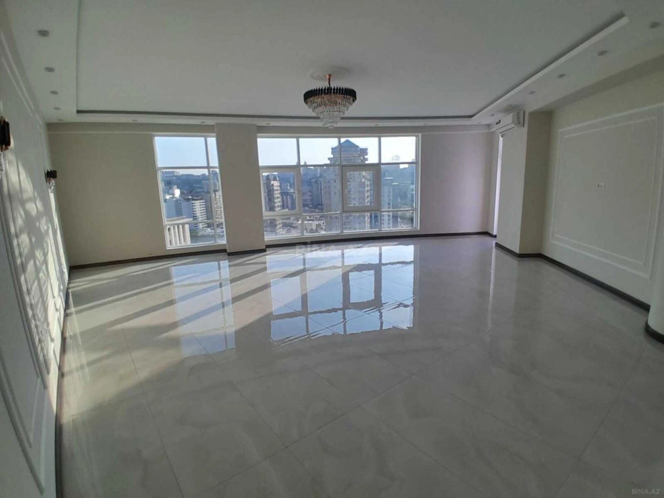 Kirayə verilir 4 otaqlı mənzil 220 m²