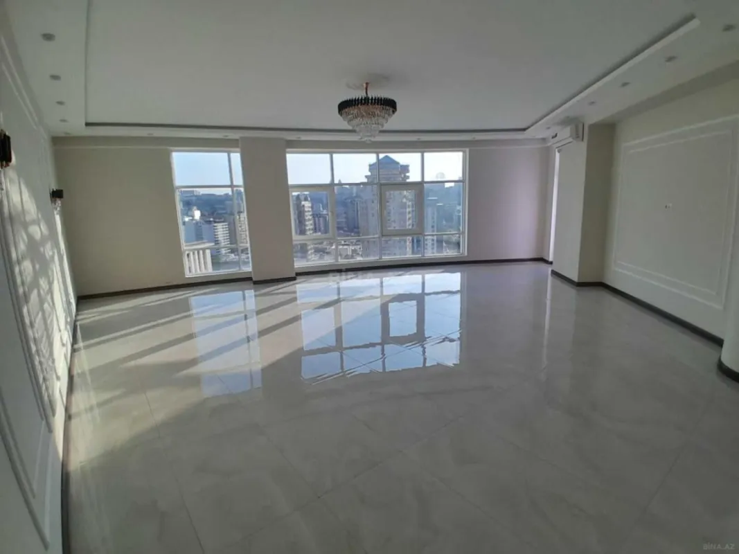 Kirayə verilir 4 otaqlı mənzil 220 m²