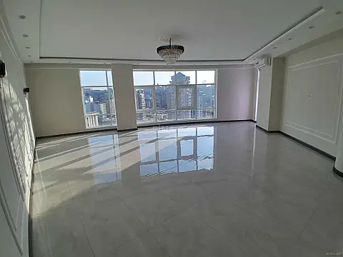 Kirayə verilir 4 otaqlı mənzil 220 m²